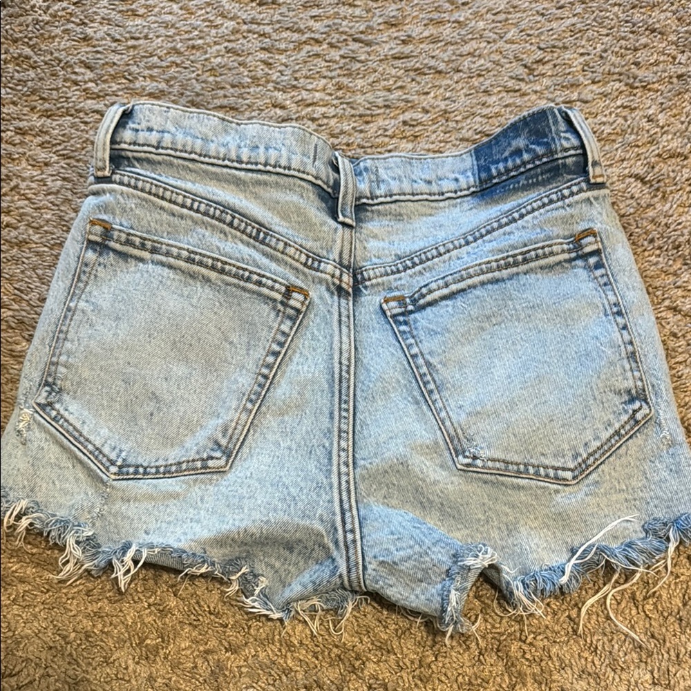 Abercrombie - Distressed Light Blue Denim Shorts - size 26 (2) - Picture 3 of 3